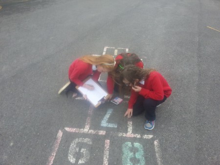 Emma, Ciara and Tilly found an acute angle in the number 7.